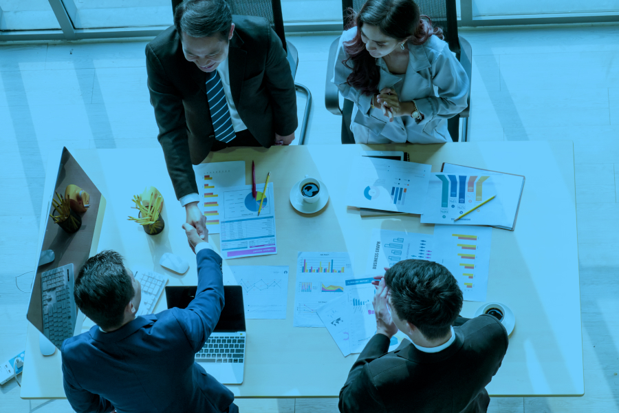 ¿Estrategias comerciales tradicionales o digitales, cuál conviene más para mi negocio?